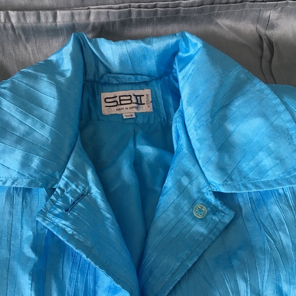 Windbreaker - Picture 3 of 6
